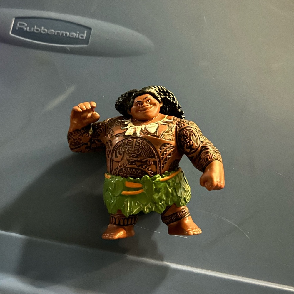 Maui plastic figurine Moana
